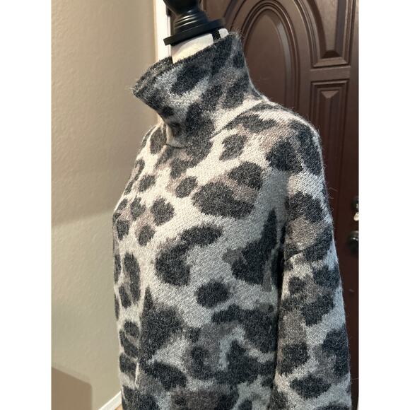 DKNY Leopard Animal High Neck Winter Sweater - Picture 4 of 9